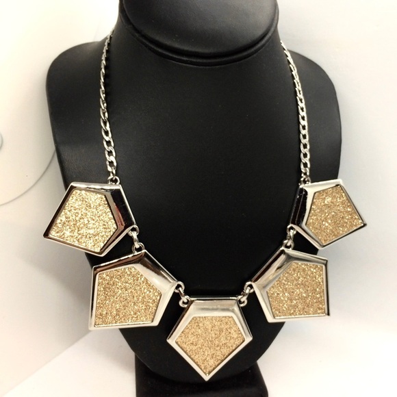 3/$30 EXPRESS GEOMETRIC STATEMENT NECKLACE BIB GOLD SPARKLES SILVER TONE - Picture 4 of 12